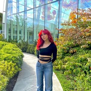 Meet your Posher, Ila